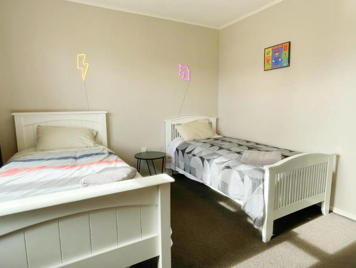3 Bedroom Family House In Excellent Location Hamilton Bagian luar foto