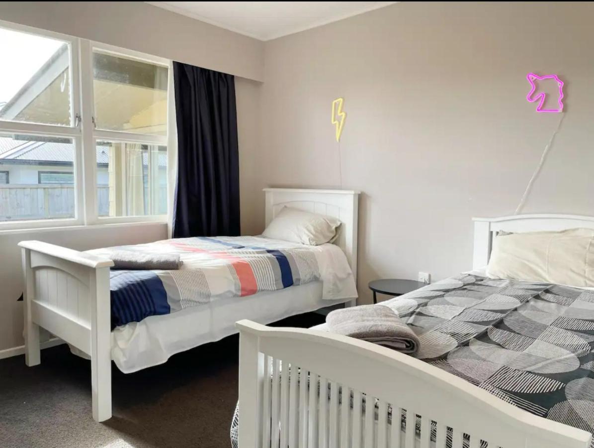 3 Bedroom Family House In Excellent Location Hamilton Bagian luar foto
